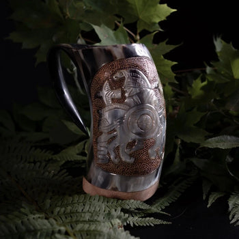Handsnidad hornmugg, Odin till häst