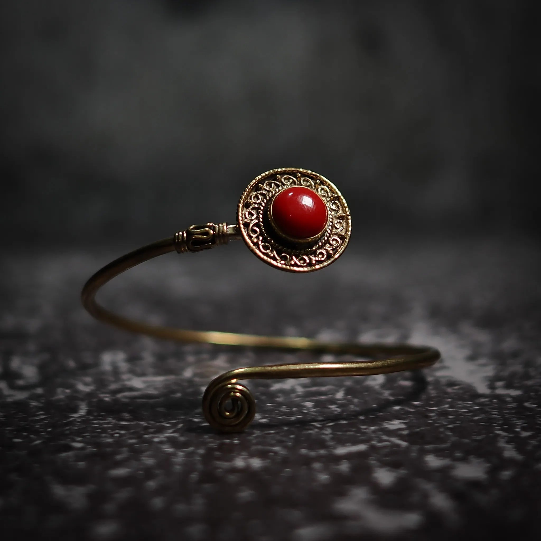Bracelet with semi-precious stones