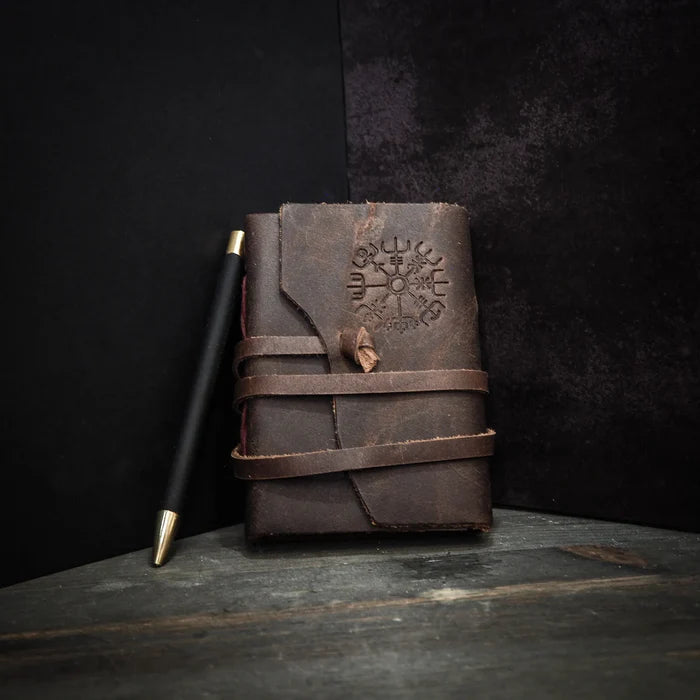 Läderbok med Vegvisir, 3 storlekar