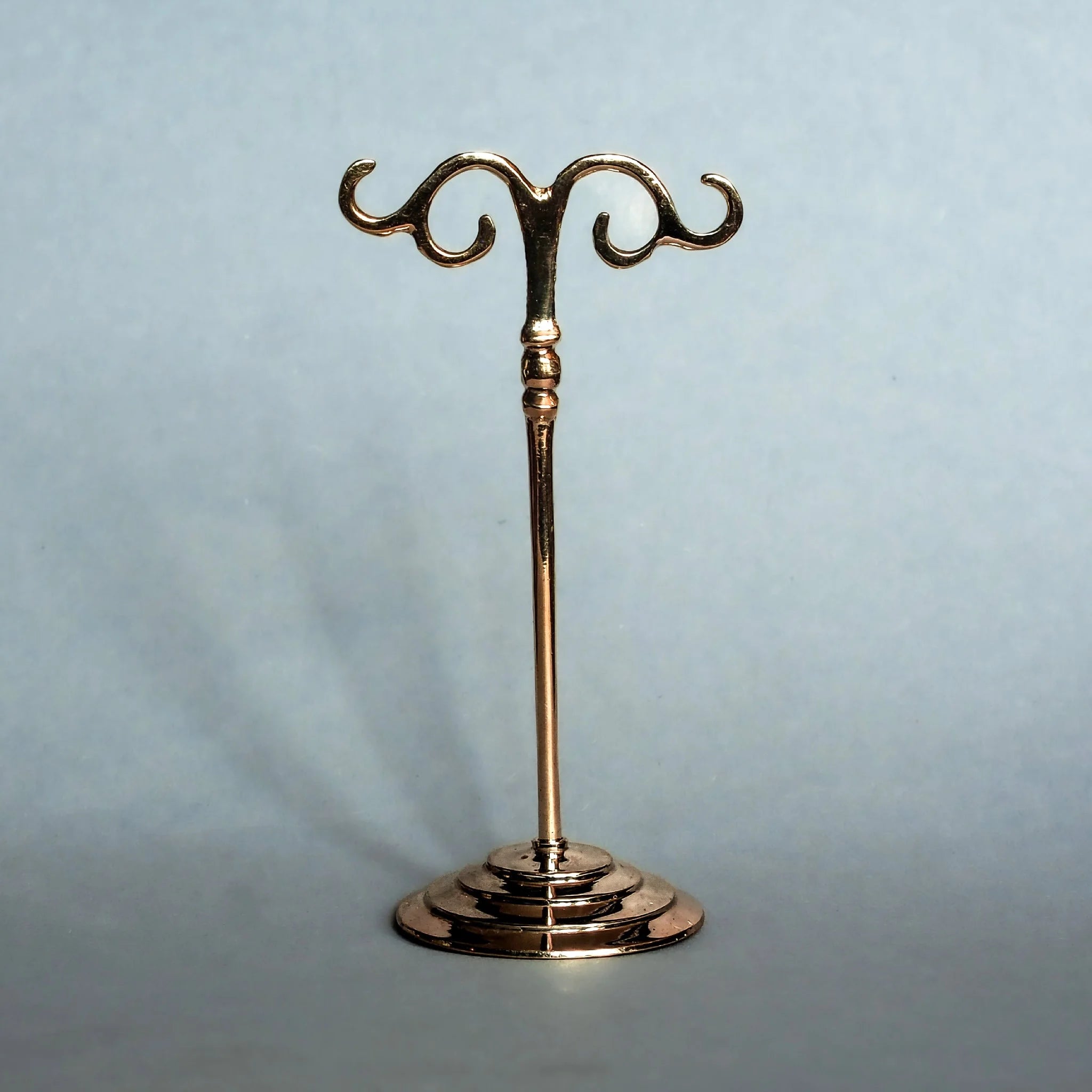 Display for earrings, brass