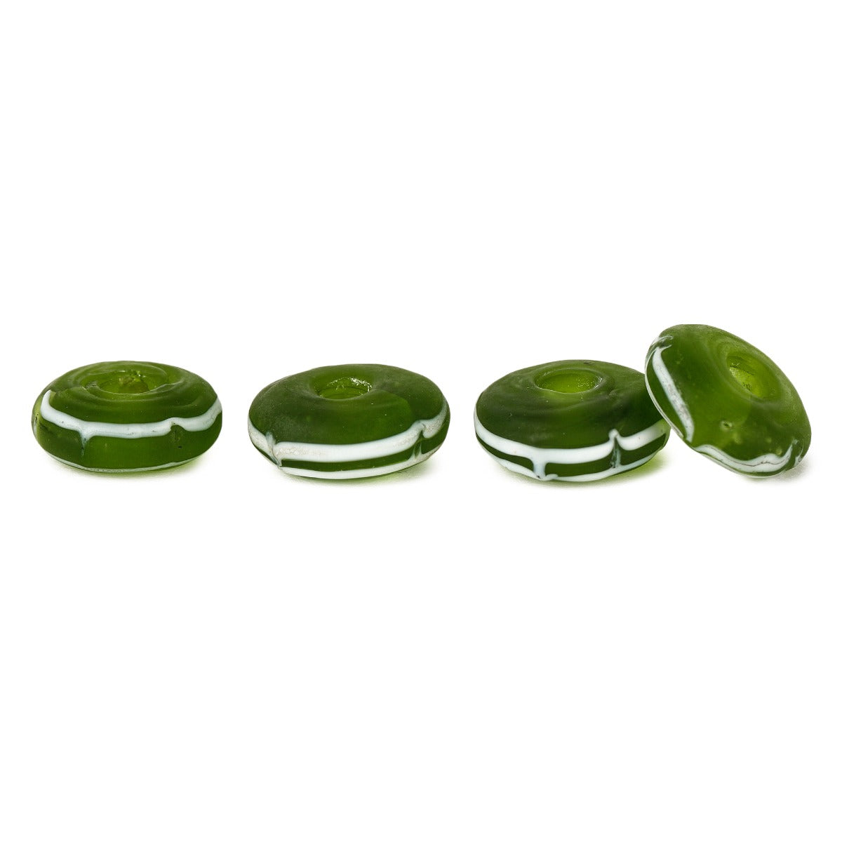 Grön glaspärla med vit dekor, 100 gram