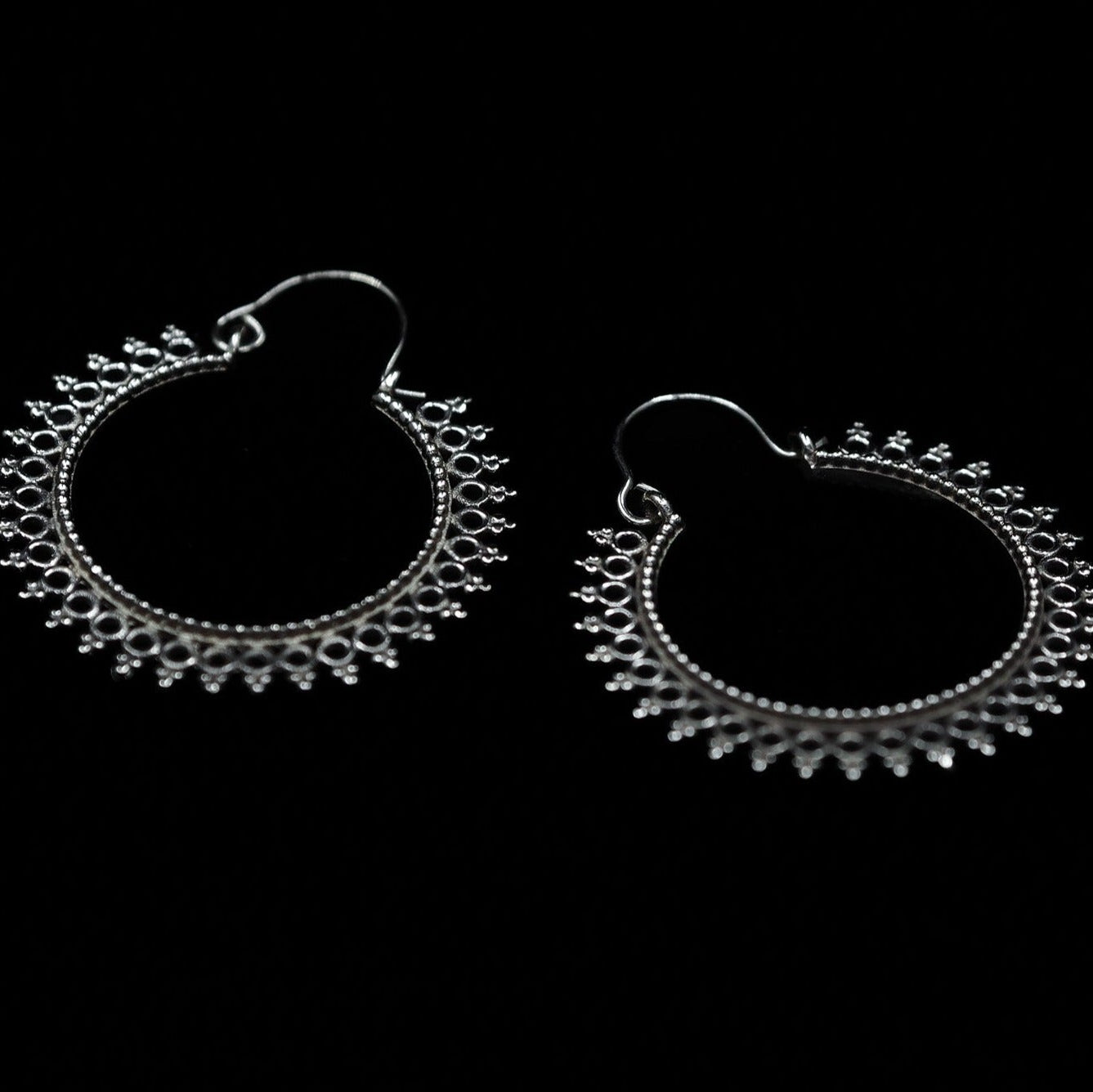 Örhängen solringar.