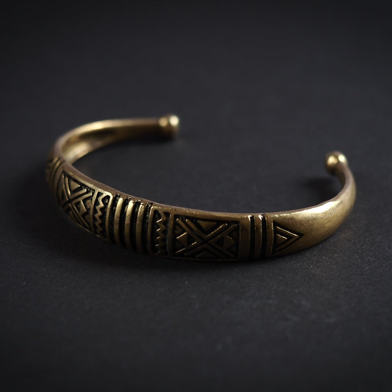 Öppet armband i mässing