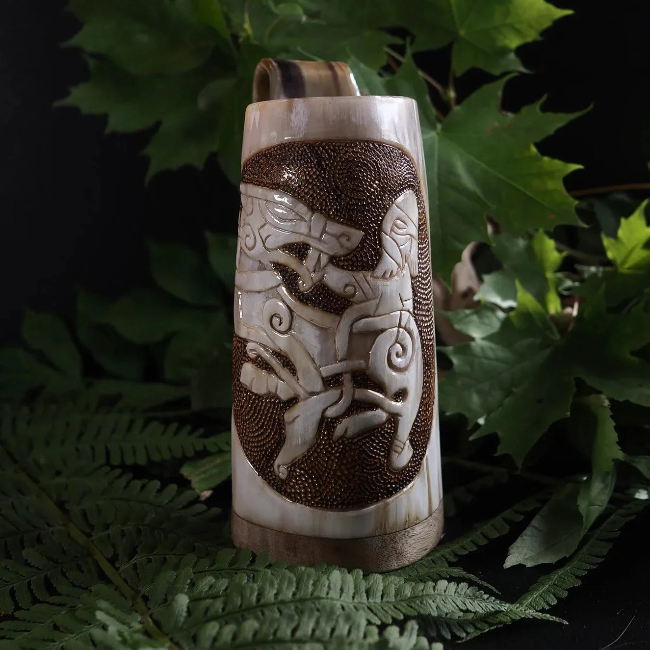 Handsnidad hornmugg, vikingkrigare 500-600 ml