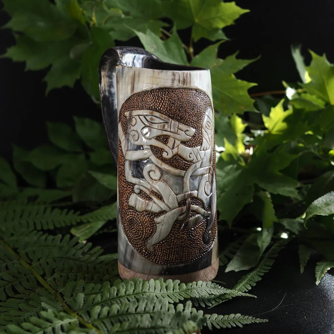 Handsnidad hornmugg, vikingkrigare 500-600 ml