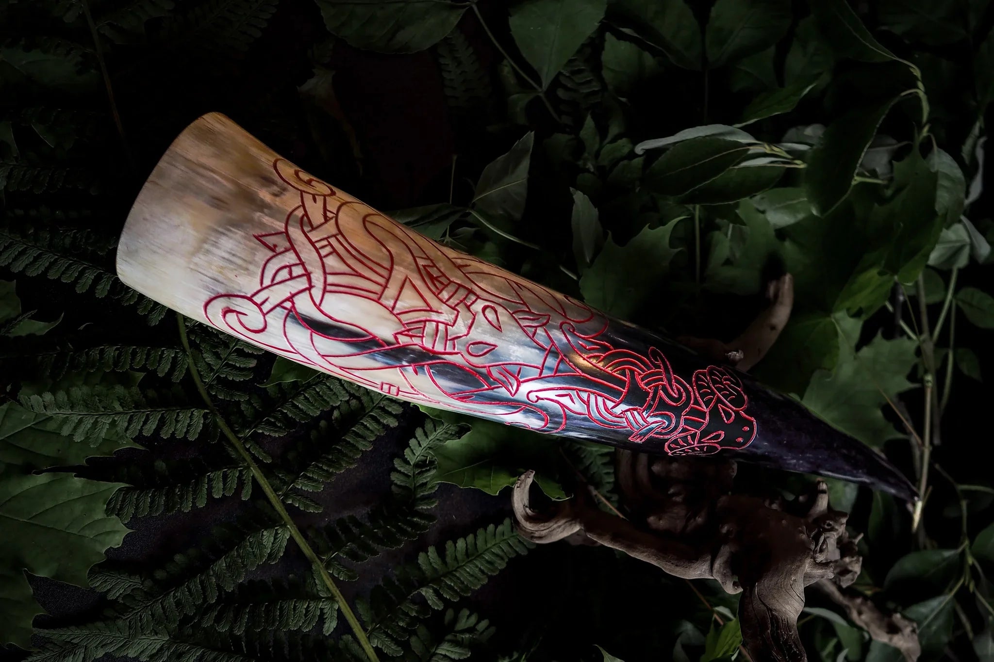 Graverat horn, Bock