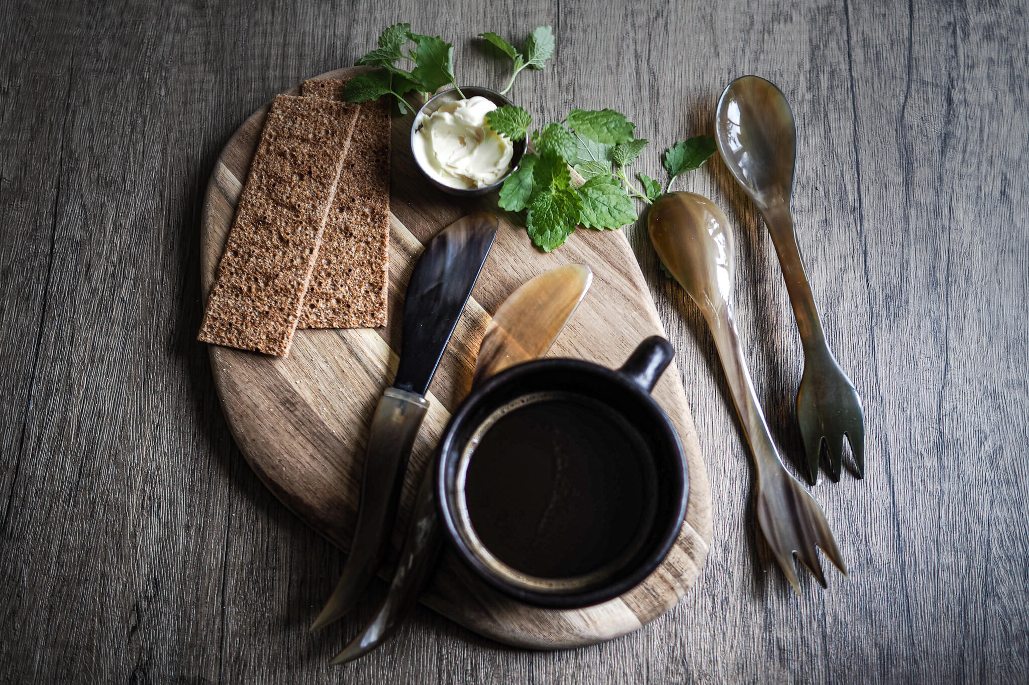 Spork, bränd kopp, smörkniv i horn