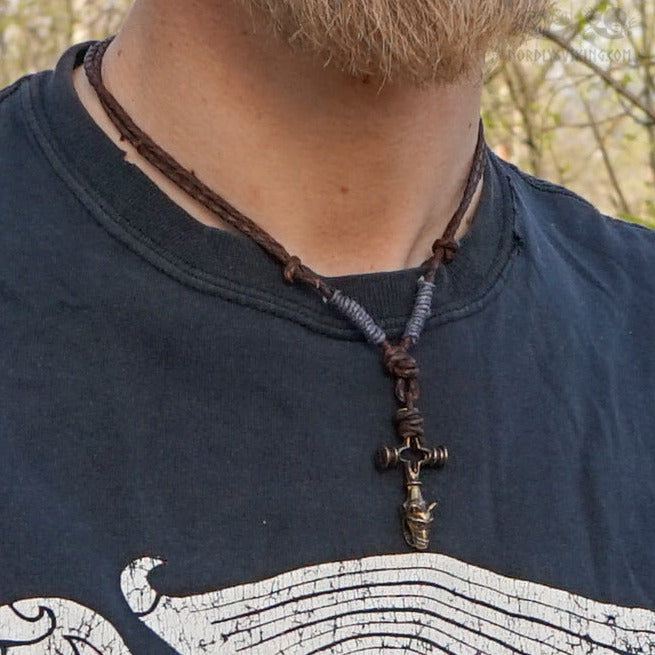 Halsband Vargkors Brons