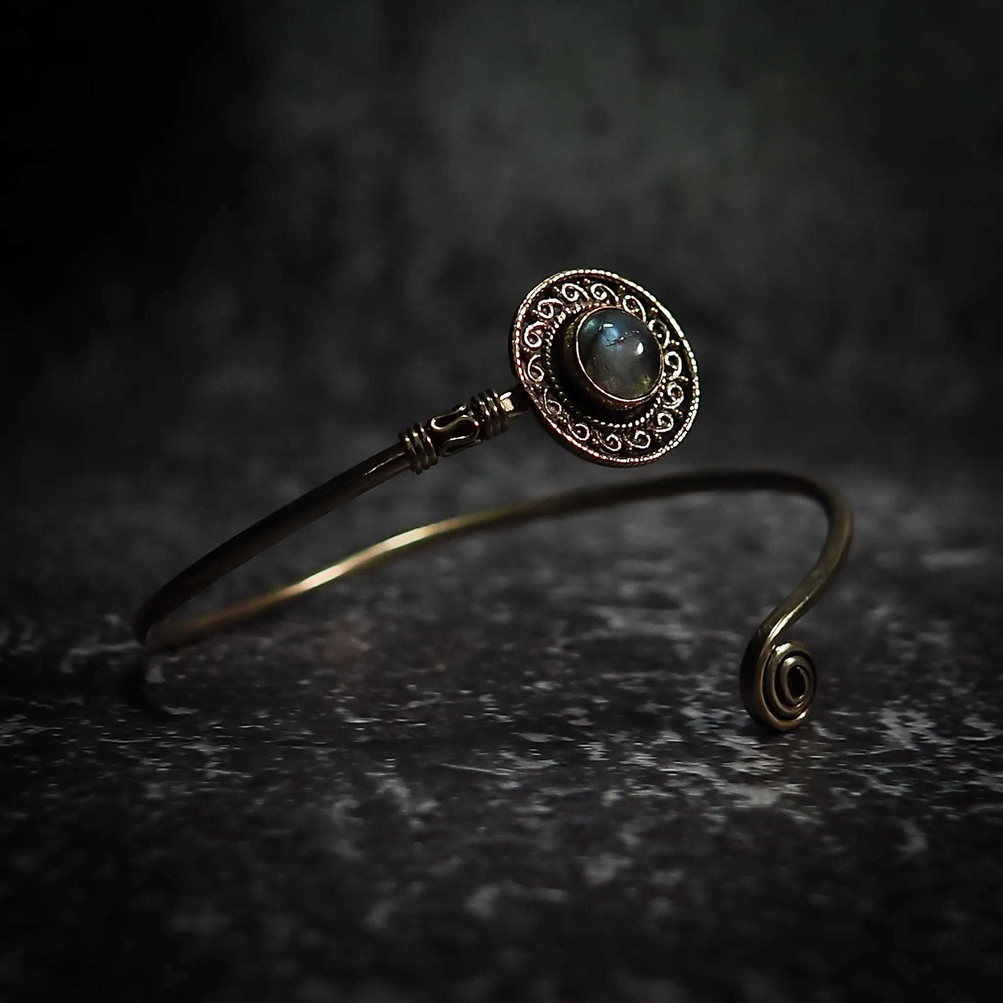 Bracelet with semi-precious stones