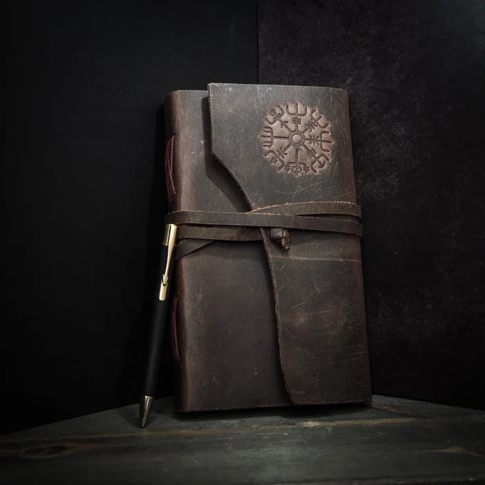 Läderbok med Vegvisir, 3 storlekar