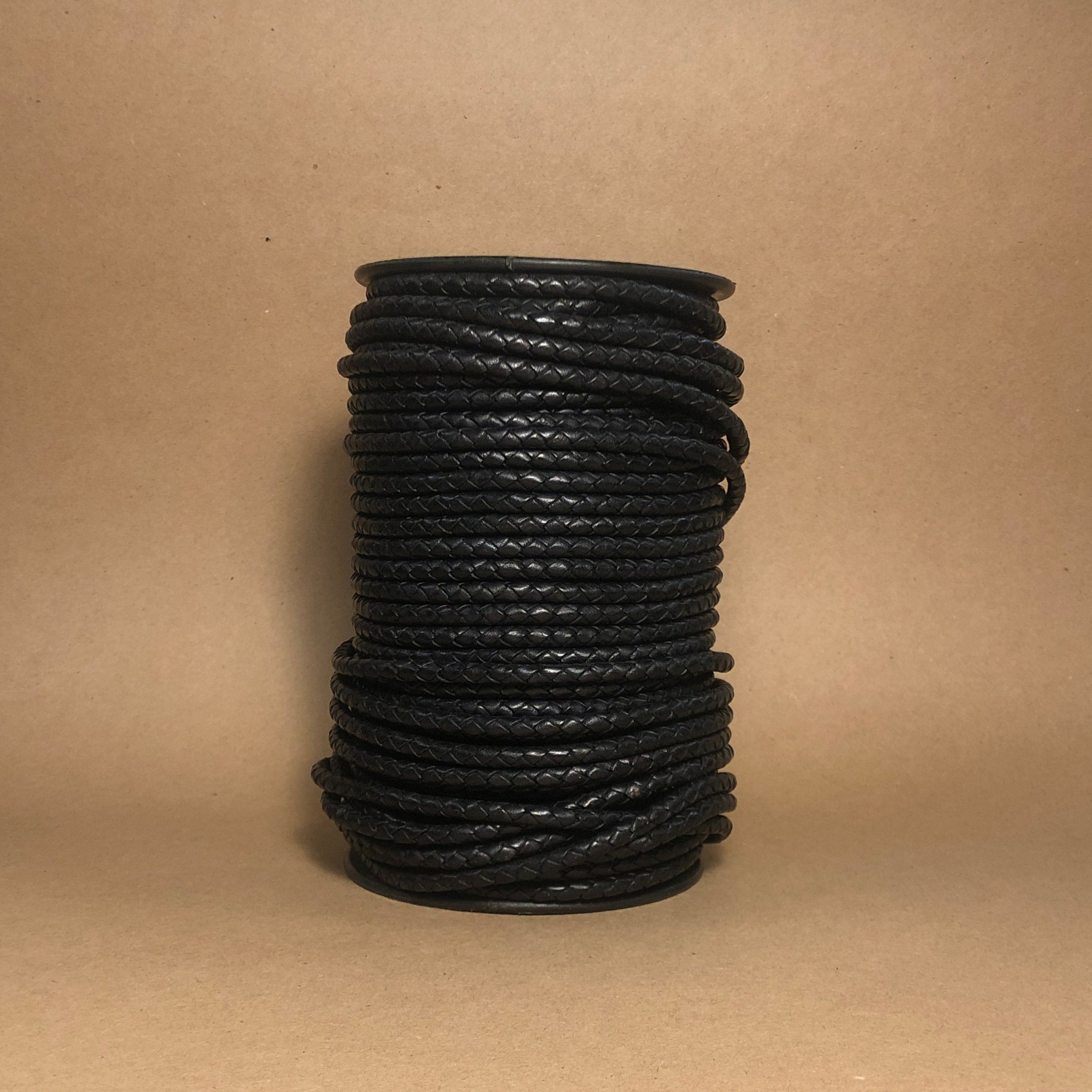 Braided leather strap 5 mm black, 50 meters