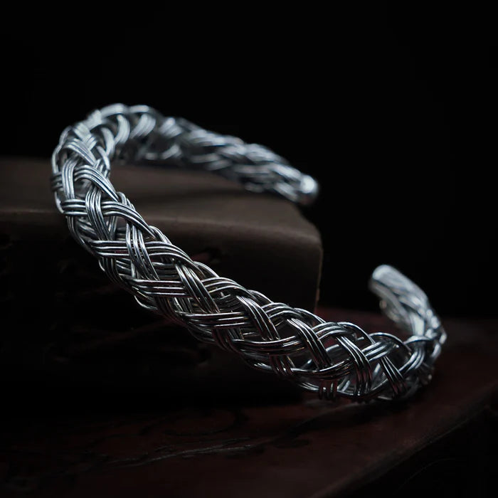 Varga, Flätat armband