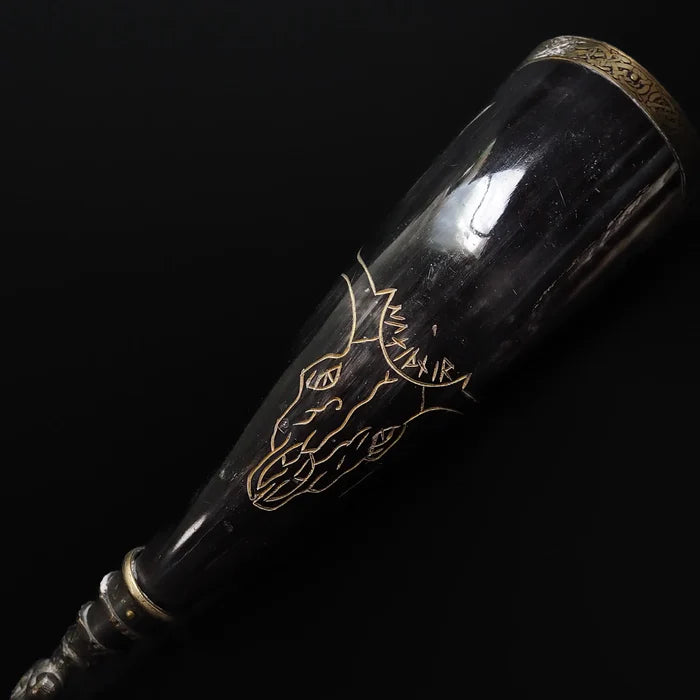 Drinking horn with raven and engraving. about 250 ml