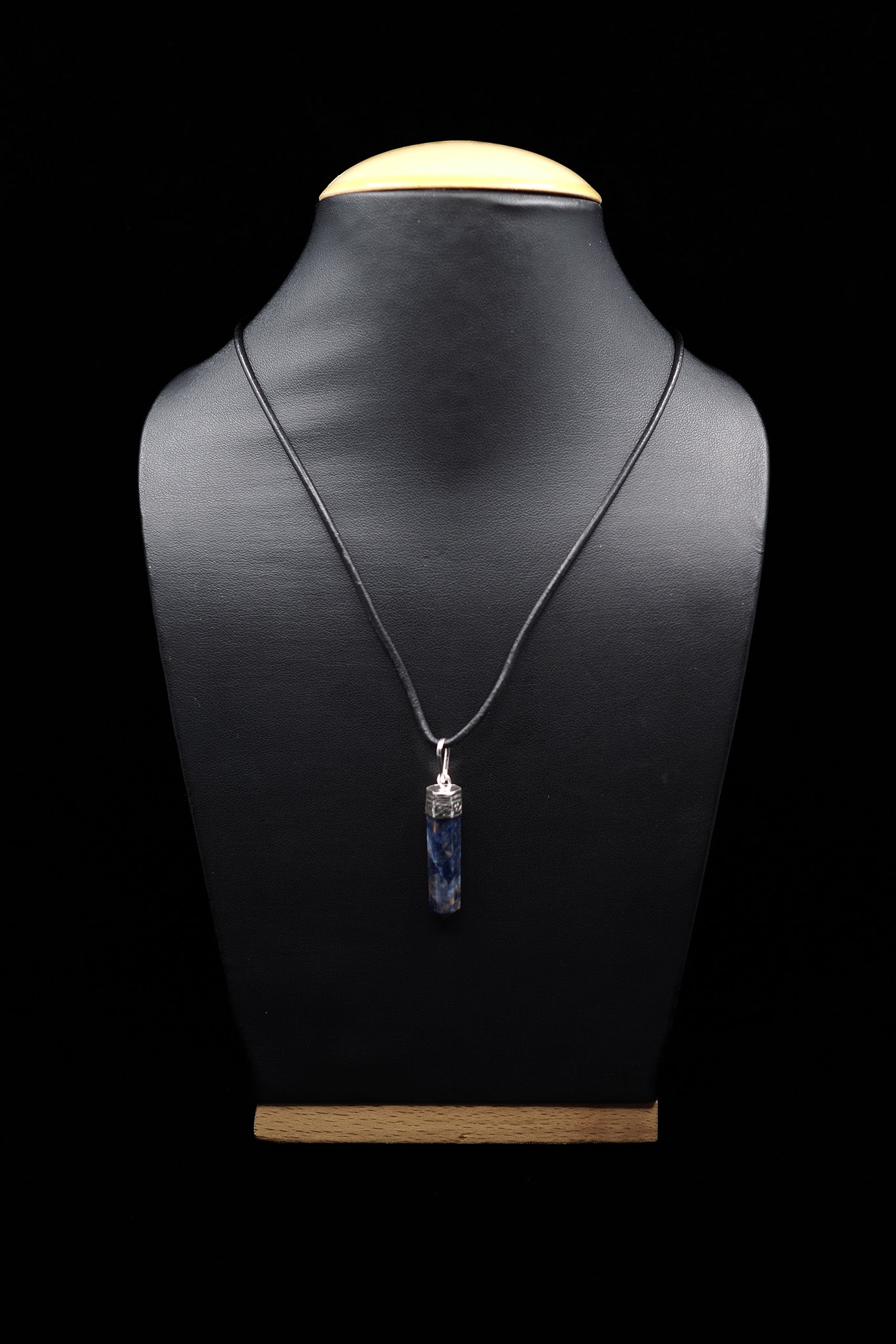 Stenhang, lapis lazuli
