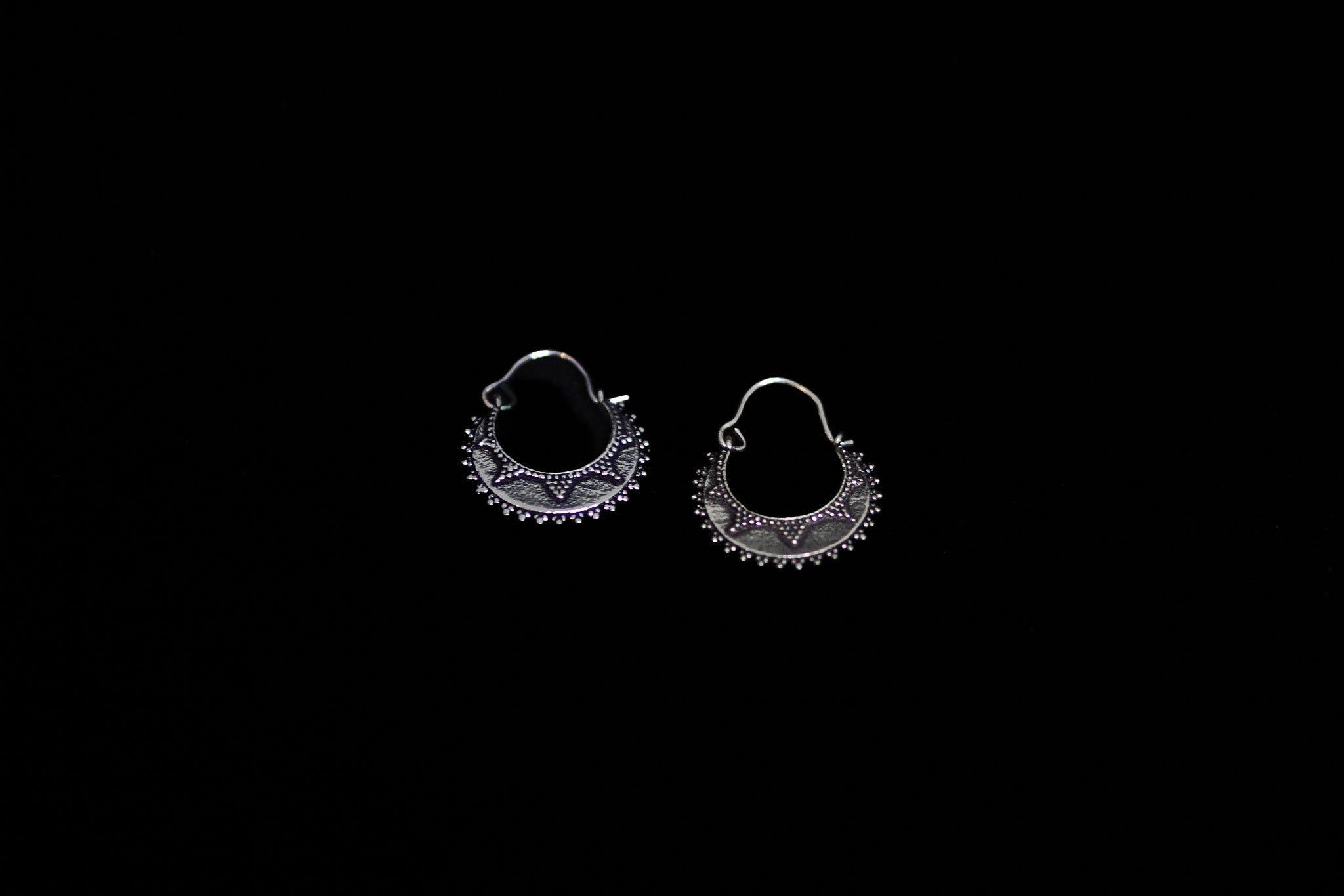 Moon symbol earrings (small)